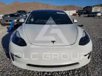 2023 Tesla Model 3 фото