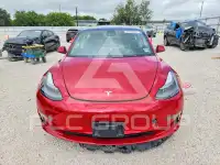 2023 Tesla Model 3 фото