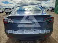 2023 Tesla Model 3 фото