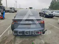 2023 Tesla Model 3 фото