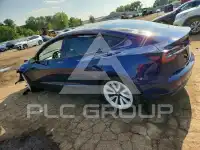 2023 Tesla Model 3 фото