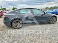 2023 Tesla Model 3 фото