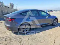 2023 Tesla Model 3 фото