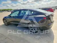2023 Tesla Model 3 фото