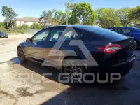 2023 Tesla Model 3 фото