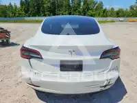 2023 Tesla Model 3 фото