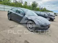 2023 Tesla Model 3 фото
