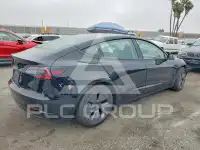 2023 Tesla Model 3 фото