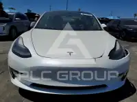 2023 Tesla Model 3 фото