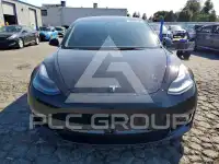 2023 Tesla Model 3 фото