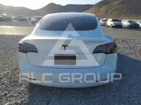 2023 Tesla Model 3 фото