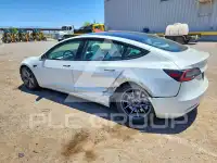 2023 Tesla Model 3 фото