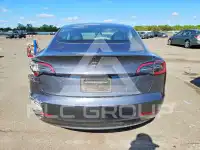 2023 Tesla Model 3 фото