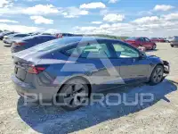 2023 Tesla Model 3 фото