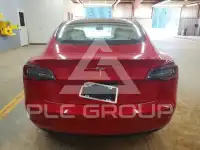 2023 Tesla Model 3 фото