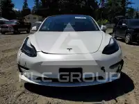 2023 Tesla Model 3 фото