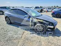 2023 Tesla Model 3 фото