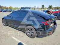 2023 Tesla Model 3 фото