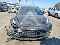 2023 Tesla Model 3 фото