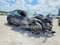 2023 Tesla Model 3 фото