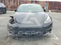 2023 Tesla Model 3 фото
