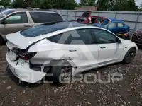 2023 Tesla Model 3 фото