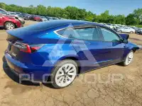2023 Tesla Model 3 фото
