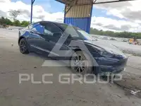 2023 Tesla Model 3 фото