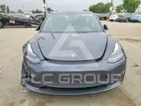 2023 Tesla Model 3 фото