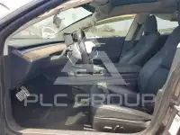2023 Tesla Model 3 фото