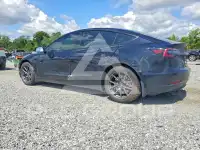 2023 Tesla Model 3 фото