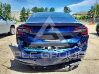 2023 Tesla Model 3 фото