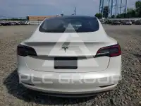 2023 Tesla Model 3 фото