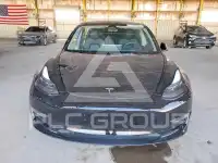 2023 Tesla Model 3 фото