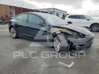 2023 Tesla Model 3 фото