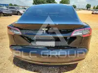 2023 Tesla Model 3 фото