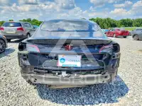 2023 Tesla Model 3 фото