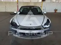 2023 Tesla Model 3 фото