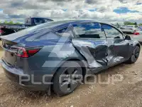 2023 Tesla Model 3 фото