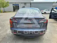2023 Tesla Model 3 фото