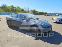 2023 Tesla Model 3 фото