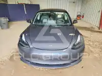 2023 Tesla Model 3 фото