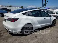 2023 Tesla Model 3 фото