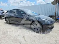 2023 Tesla Model 3 фото