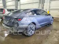 2023 Tesla Model 3 фото