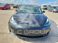2023 Tesla Model 3 фото