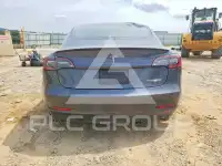 2023 Tesla Model 3 фото