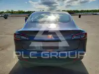 2023 Tesla Model 3 фото