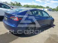 2023 Tesla Model 3 фото