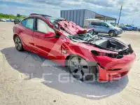 2023 Tesla Model 3 фото